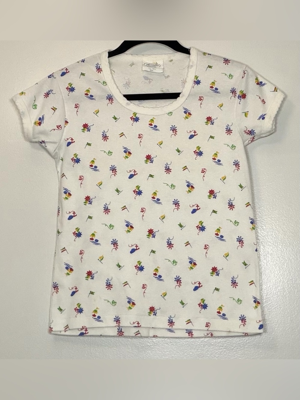 Vintage Newport White Short-Sleeve Tee with Multicolor Nautical & Floral Motifs